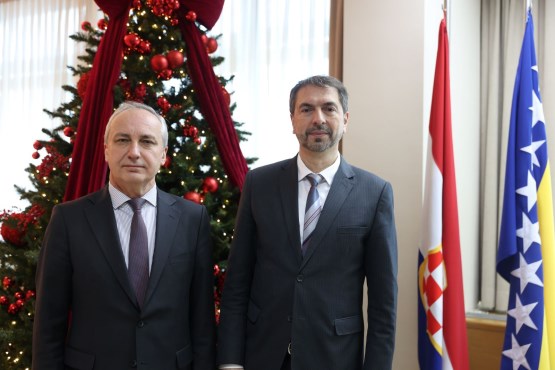 Predsjedavajući Predstavničkog doma PSBiH Marinko Čavara primio u nastupnu posjetu ambasadora Ukrajine u BiH 